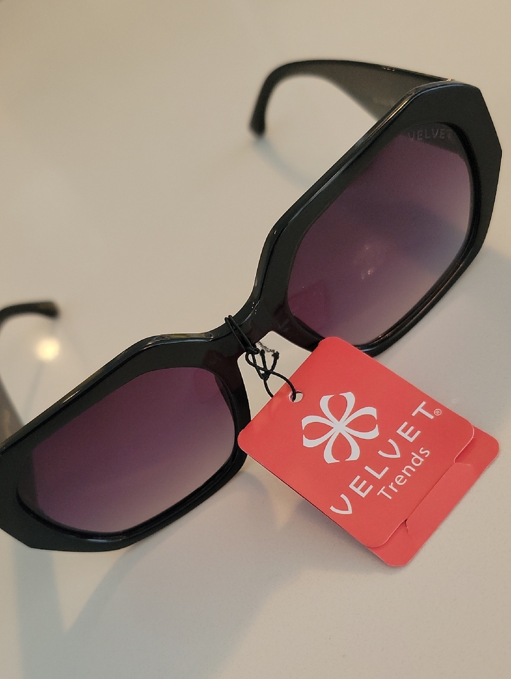 NWT Velvet Eyewear Nina Sunglasses- Black with Grey Fade Lenses- Summer Sunnies